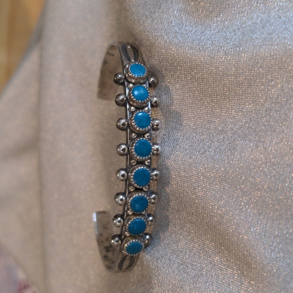 Jewelry - Vintage Navajo sterling cuff